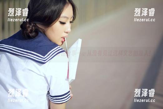 爱丝细高叉的感觉，套图分享——从没有见过这样文艺的撩人！