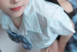 在甘雨新春的阳光下，Bangni邦尼的定制拥抱