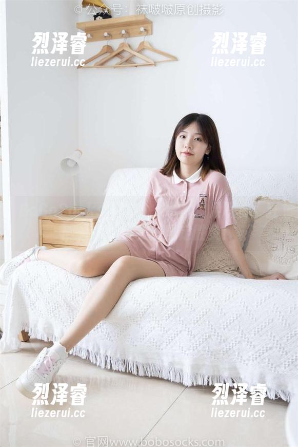 BoBoSocks袜啵啵 - 木木裸足写真：狂野还是温柔？一图定胜负！