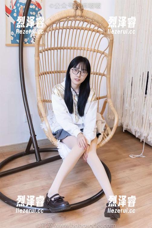BoBoSocks袜啵啵 - 泡芙一脚踏进运动鞋的世界——原图精选，健身之余还有甜蜜幻想！