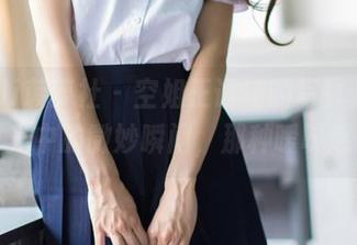 BoLoli菠萝社 – 空姐王语纯的写真，私拍时光中的微妙瞬间，那种暧昧感…