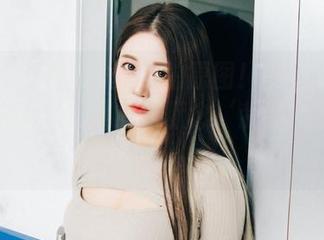 Bomi(普美)的新旅拍原图！更新了一堆，这感觉，就是心里默念‘我要去旅行’！