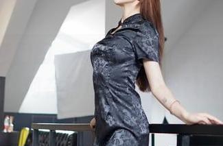 Feilin嗲囡囡 – 看！SiByl李思宁的连体衣如何在精选图片中脱颖而出