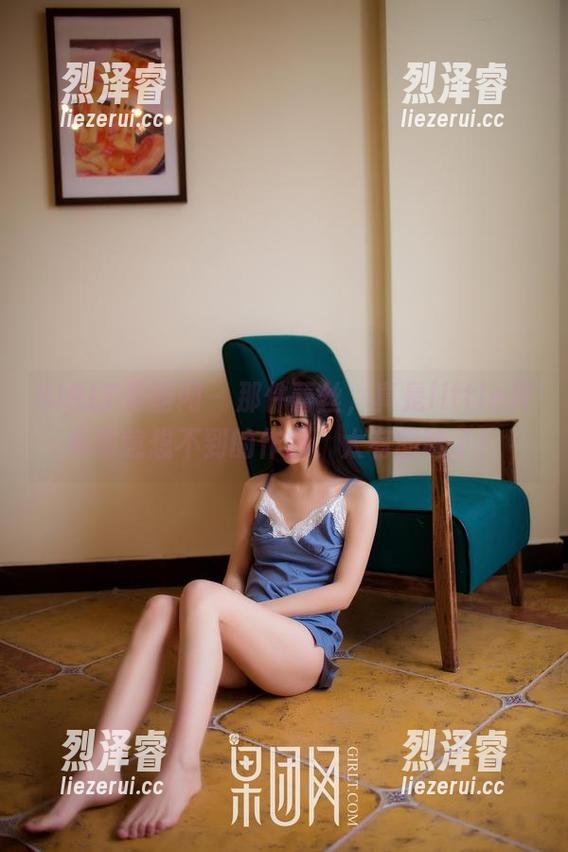 GIRLT果团网 - 那件蕾丝，真是little贝壳喵意想不到的作品，太有回味了！