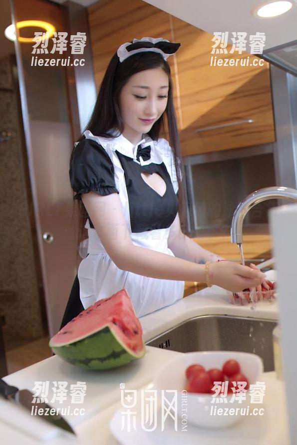 GIRLT果团网 - little贝壳喵的泳池合集：这水面下藏着多少故事？