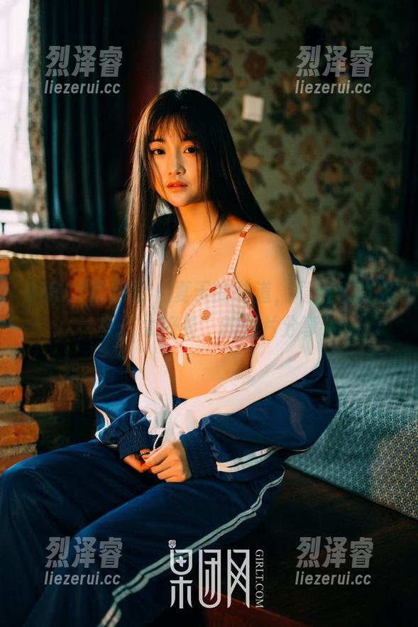 GIRLT果团网 - 夏天的味道，周妍希的那些“太好看”的照片分享