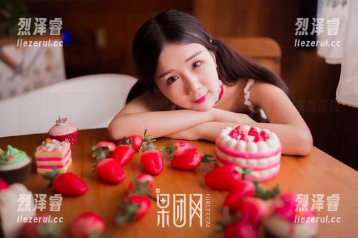 GIRLT果团网 - 跟随黄歆苑的内衣幻影，高清下载，快来感受这脑洞大开的时刻！