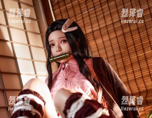 Hachi小芭的最新作品飞来了！NezukoApron瞬间变身，连锅铲都要甘拜下风啊。