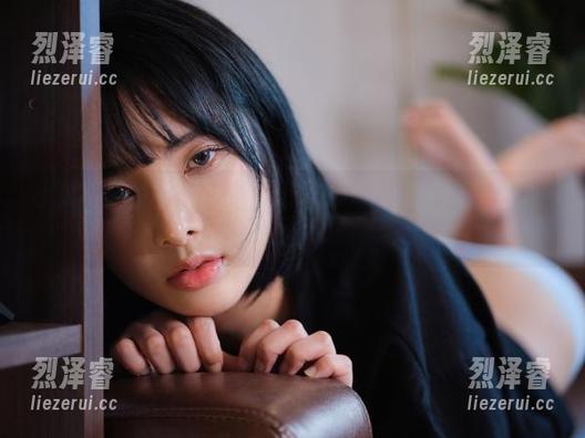 不得不说，Hyoyeon(김효연)的那套睡衣太撩了，随便翻翻她的写真，满满的幸福感！