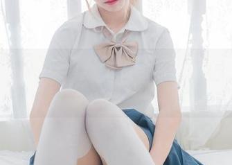 谁说短发不性感？喵糖映画的胶衣女仆图片下载，绝对让你欲罢不能！