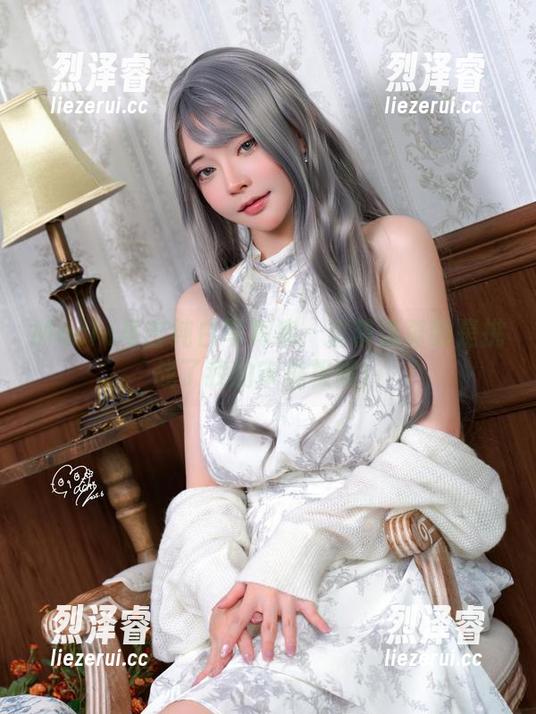 Machi马吉纯白写真集：这精选真的是挑战了我的审美极限！