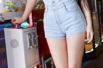 MiiTao蜜桃社 – 绯月樱-Cherry的万圣节精选写真：诡异和美丽的完美结合！