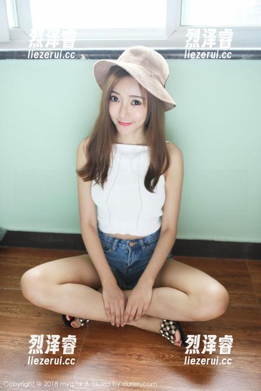 MyGirl美媛馆 - 李七喜的圣诞派对：最新原图，快来瞧瞧她的新造型！