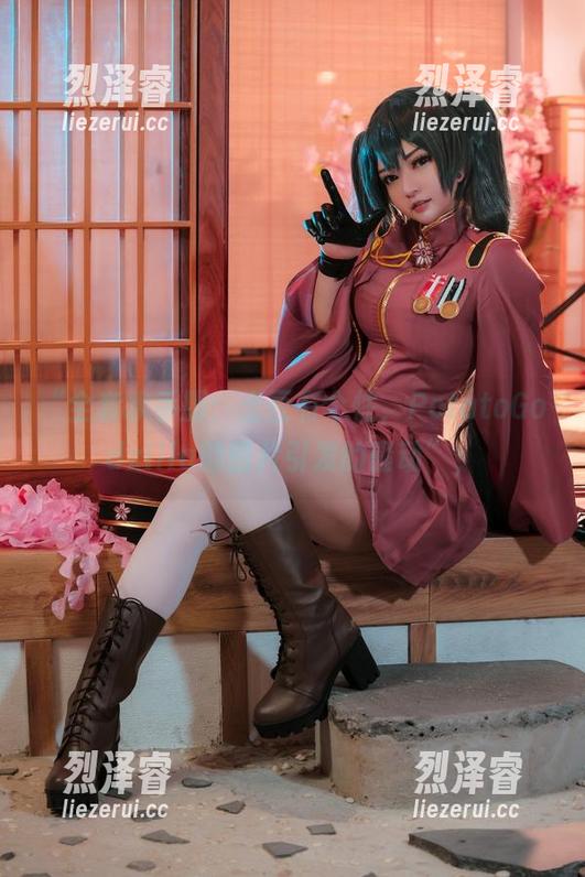 “全套水手服：土豆有个性，PotatoGodzilla的图片引发的骚动”；