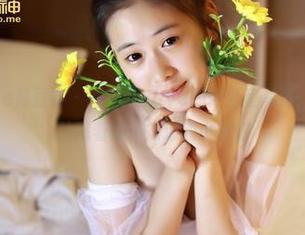 QingDouKe青豆客 – 刘飞儿Faye的办公室写真：这些精选图片藏着你不知道的小情绪