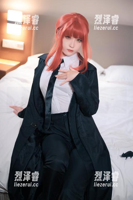 Quan冉有点饿的镇海写真更新：碧蓝航线，旗袍穿搭是个琴瑟和鸣啊！
