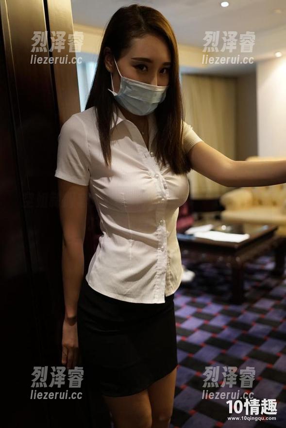 空姐制服套：ROSI为你解读‘飞行的魅力’这道复杂的公式