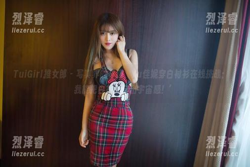 TuiGirl推女郎 - 写真界的奇迹，Yu佳妮穿白衬衫在线挑战：‘我能把白衬衫穿出宇宙感！’