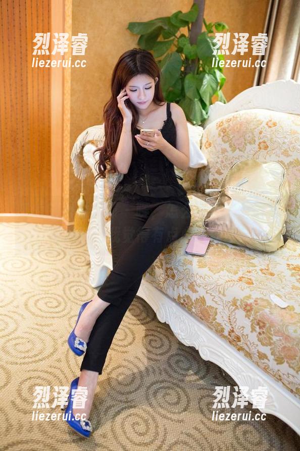 TuiGirl推女郎 - 咦，怎么赵惟依的教室照片，让我觉得有点心跳加速？