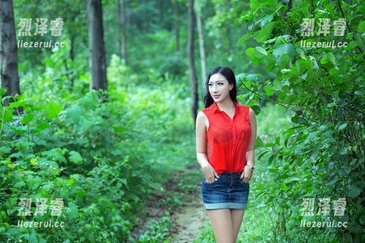 TuiGirl推女郎 - 赵惟依的瑜伽：她的每个姿势都透着优雅，原图在这里，图片真是完美！