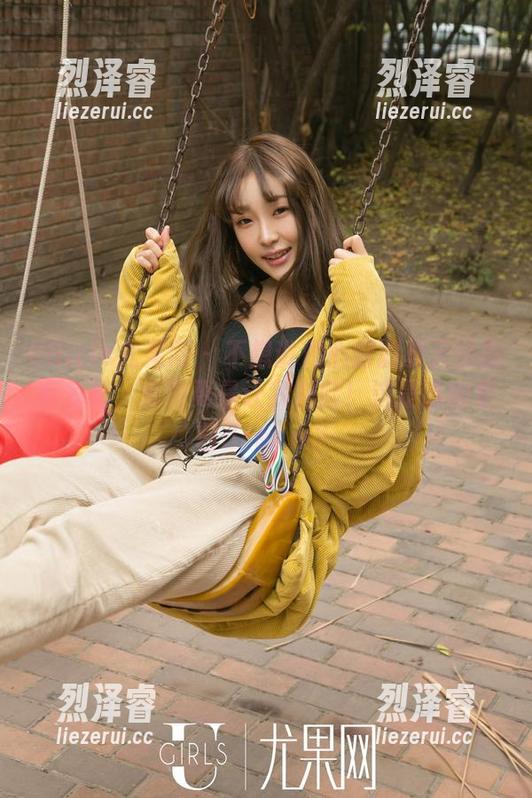 UGirls尤果网 - 不想说周心情的夏天原图有多绝，套图更是让我捂脸！这是谁的夏日dream？