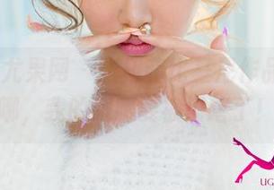 UGirls尤果网 – 张栩菲比基尼作品集，天哪，我的眼睛要被闪瞎了！