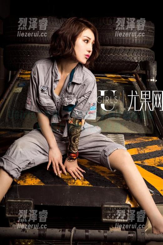 UGirls尤果网 - 在线欣赏李思宁的瑜伽艺术，图片竟然艳俗又高级！