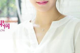 UGirls尤果网 – 陈雅漫的短裙写真合集，快来看看她是如何和每一条裙子对话的？