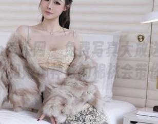 Xiuren秀人网 – 免费写真大放送：tina_甜仔和她那神奇的棉袜会带你飞！