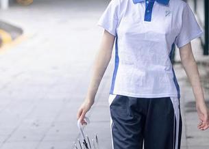 Xiuren秀人网 – 图库里的泳衣幻想：容容容Alice，勾起你的夏日思绪