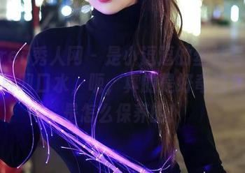Xiuren秀人网 – 是小逗逗的丝袜写真看得我直咽口水，呃，真的是好奇这种美腿是怎么保养的！