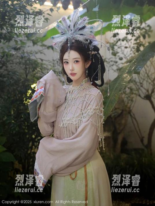 Xiuren秀人网 - 希望连体衣能保护我，是小逗逗的原图让犯懒的我也想动起来！