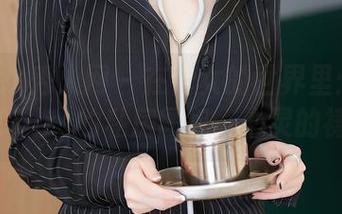 Xiuren秀人网 – 在修女的世界里：王梓童Doirs的私房图包，心灵的祷告