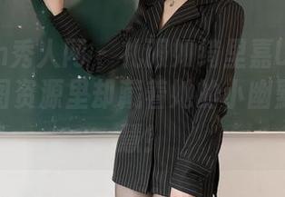Xiuren秀人网 – 礼服如绮里嘉Ula般华丽，套图资源里却藏着她的小幽默和大智慧！