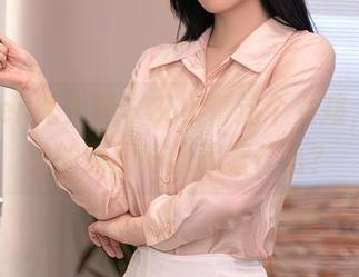 Xiuren秀人网 – 艾小青这个女孩，全集里的原图好像藏着什么？