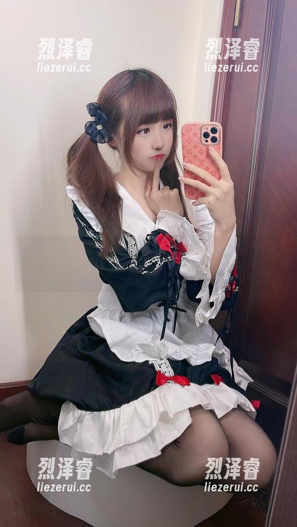 体操服+miko酱吖，完美组合！下载图包前请准备好心脏。