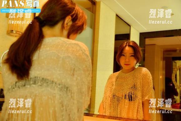 pans - 更新！雯雯的女孩写真集，感觉自己都快被她撩到了啊...