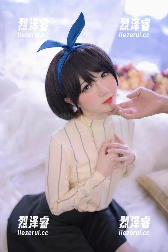 sally多啦雪的比基尼私房美图，让你在屏幕前也能感受到阳光热度！