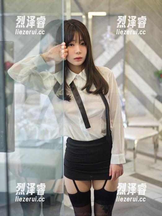 为什么要下载Wuyo的和服写真集？因为我需要一份美丽的心理安慰！