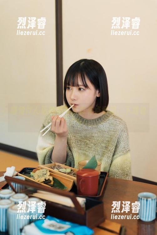 感觉けん研的秘书写真有点意思，下载也不亏！
