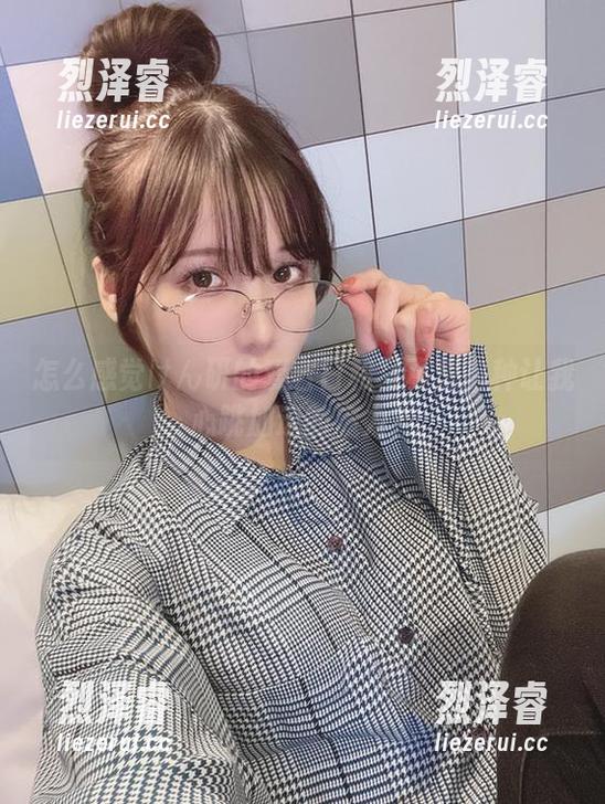 怎么感觉けん研的爱宕日和写真里有种让我心跳加速的魔力？