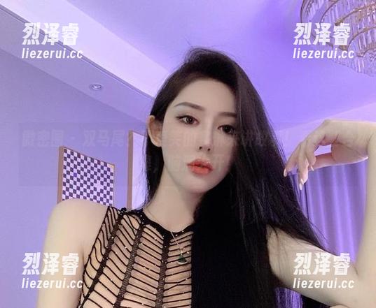 微密圈 - 双马尾？不爱笑的赛琳来讲故事！看这些合集，脑洞大开！