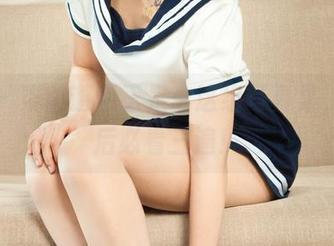 丽柜 – 柒柒邂逅玉足：这组写真集，下载后必看三遍！