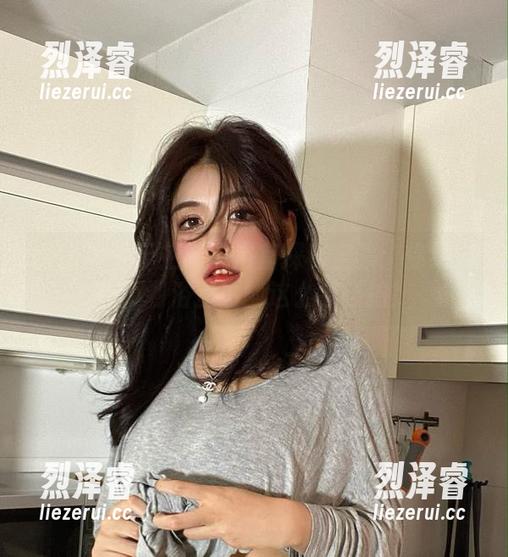 微密圈 - 于芷晴的浴室探秘全集：你绝对想不到浴室也能这么会自拍！