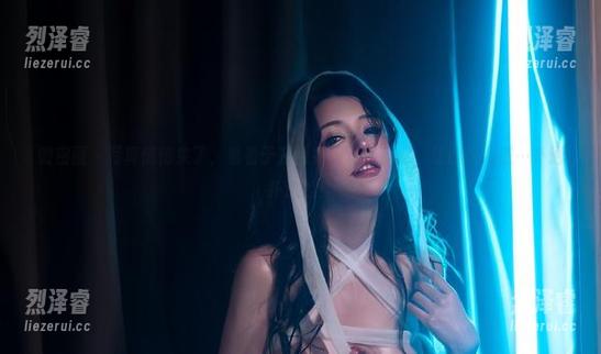 微密圈 - 写真悄悄来了，看看于芷晴如何化身巫女，让我这心脏…扑通扑通的！