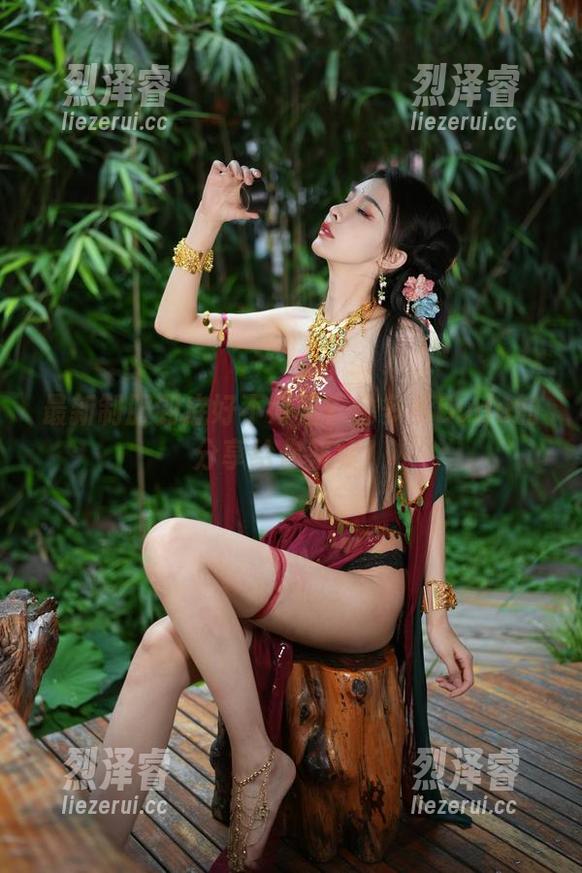 最新制服到底好不好看？余多多Dudu的分享给你答案！