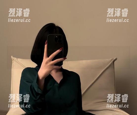 微密圈 - 怼镜里的保守的二舅妈：这组写真图册简直有点太刺激了吧！