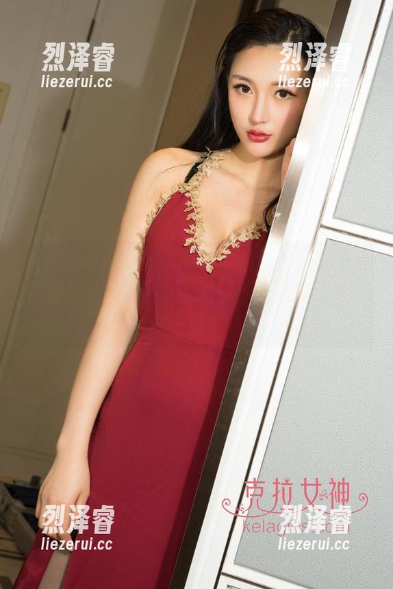 克拉女神 - 舒彤写真：双足斗艳，我开始怀疑我的鞋柜了，原图能不能再给我种草一些？