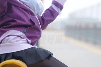 一起在线看兔玩映画图集，樱原来和独角兽是好朋友
