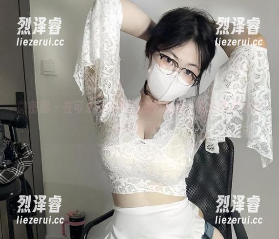 微密圈 - 在可爱的肉巴的办公室里，私房图片也能提神醒脑！